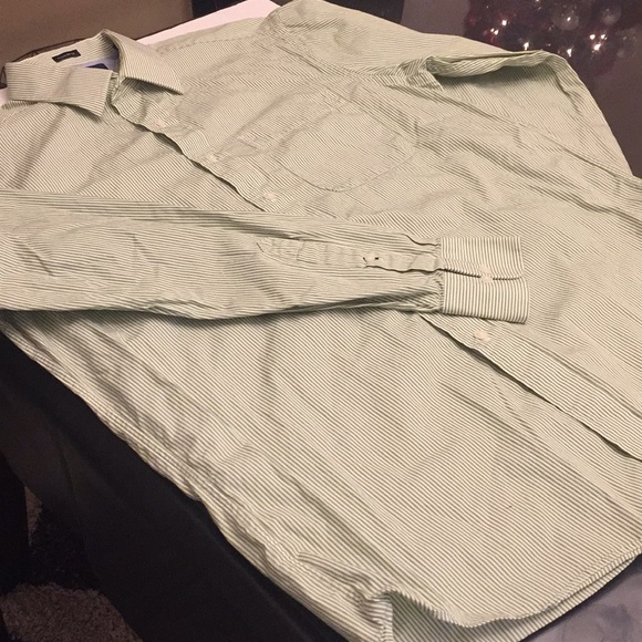 Tommy Hilfiger - Picture 2 of 4